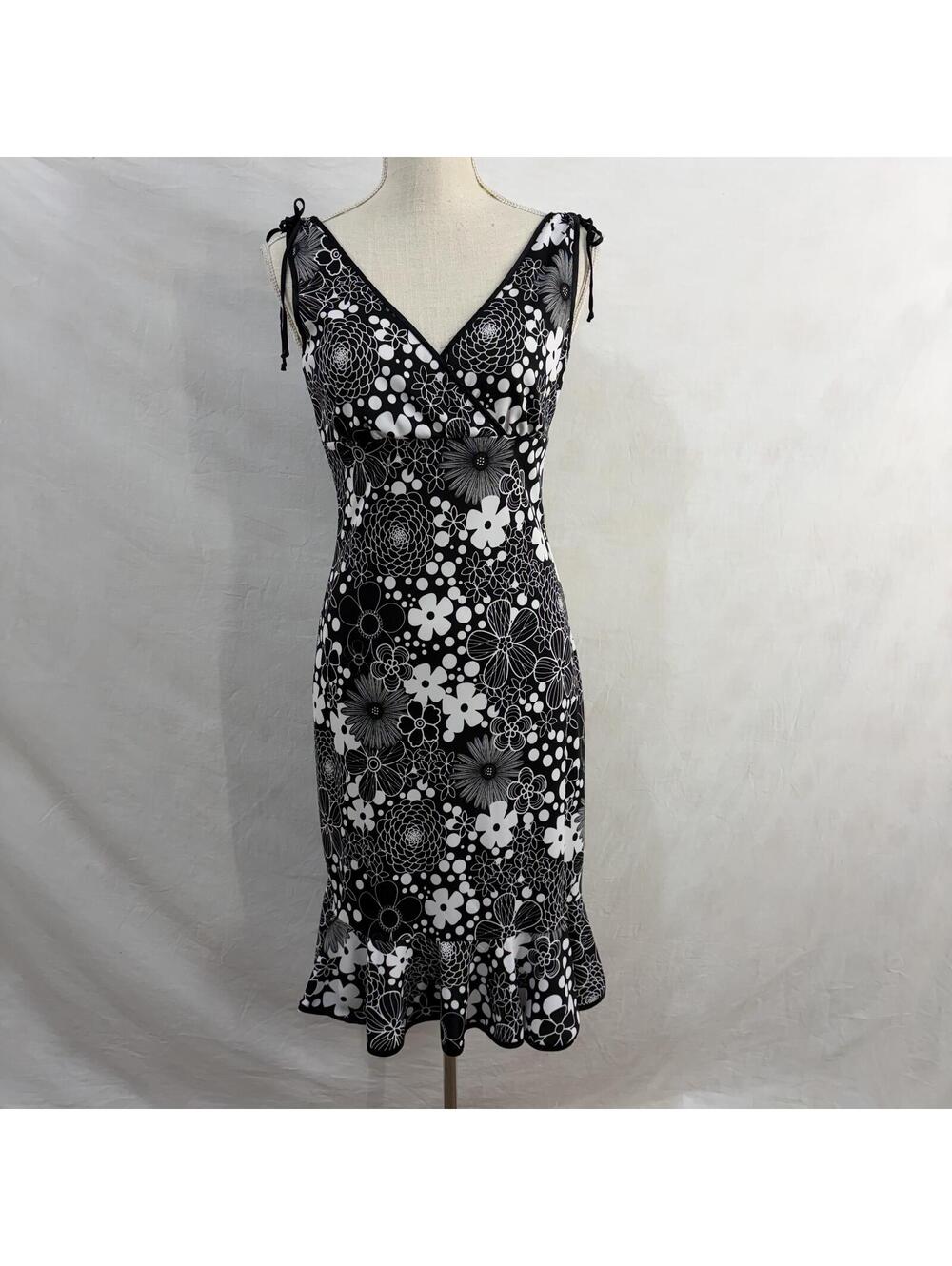 Flower power black & white Y2K City Triangles dress
